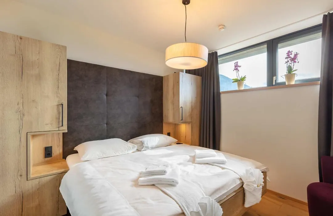 Emma Deluxe Aparthotel, Aircondition, Ganzjaehrig Beheizter Aussenpool & Skibus Direkt Vor Der Tuer-1